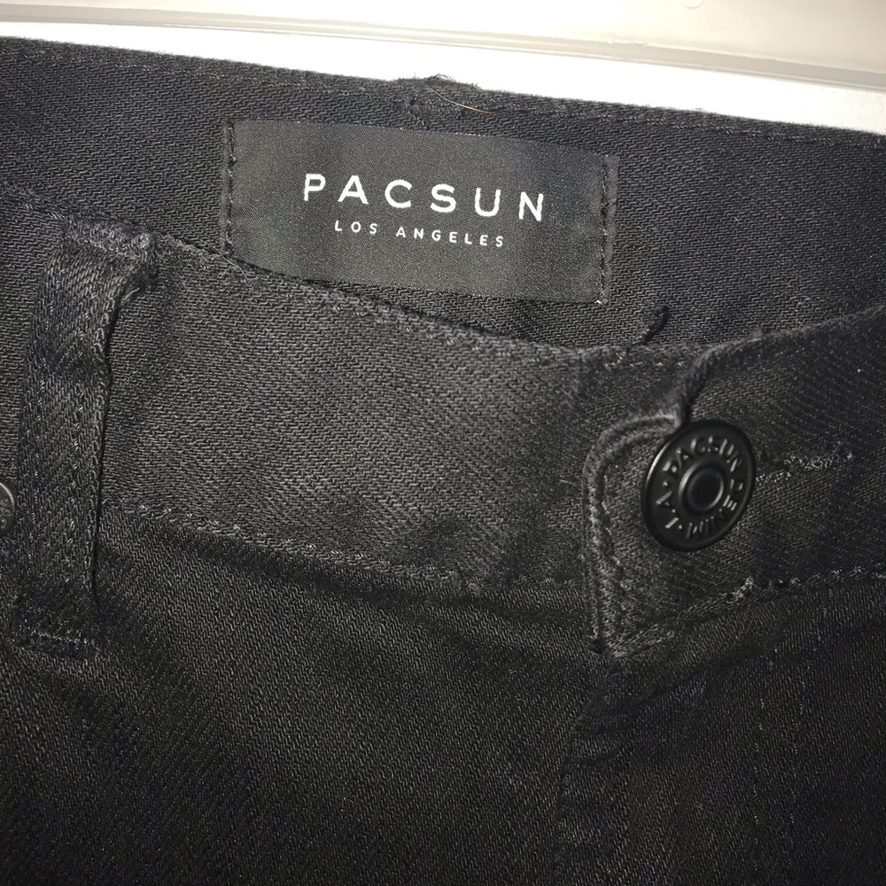 Black Distressed Men’s Jeans